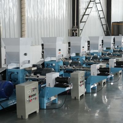500kg / H Küçük Balık Yemi Pelet Yapma Makinesi 2.2kw Kesme Gücü