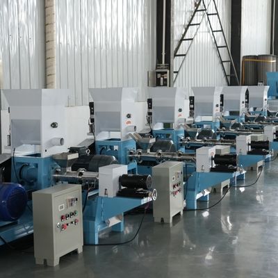 Büyük Ölçekli Balık Yemi Pelet Makinesi Değirmenleri 3 ila 12mm 0.4kw Besleme Gücü