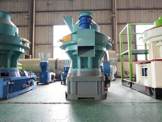 Hindistan Cevizi Kabuğu için 4mm 8mm Yaprak Yonga Ahşap Pelet Makinesi Silindirik Parçacık