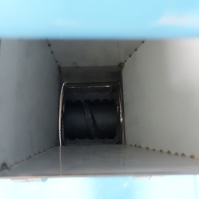 500kg / H Küçük Balık Yemi Pelet Yapma Makinesi 2.2kw Kesme Gücü