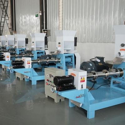 Düşük Gürültülü Sucul Balık Yemi Pelet Makinesi Makinesi 8cm Vida 350kg / H