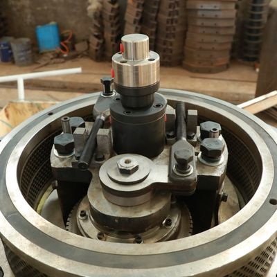 Yem Küçük Pelet Değirmenleri Evde Kullanım 600kg/ H 400kg/ H Çevre Dostu
