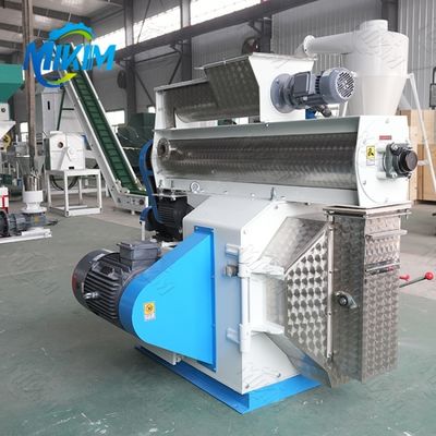 Hayvan Kanatlı Balık Yemi İşleme Makinesi Ahşap Pelet Değirmeni Yapma Makinesi