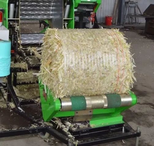 DH 5652 Yuvarlak Balya Sarma Makinesi 6t / H 15hp Saman İçin Dizel Motor 2